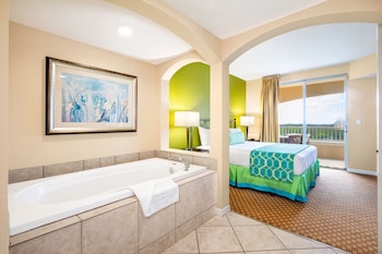 Deep soaking bathtub at Vacation Village at Weston, Fort Lauderdale