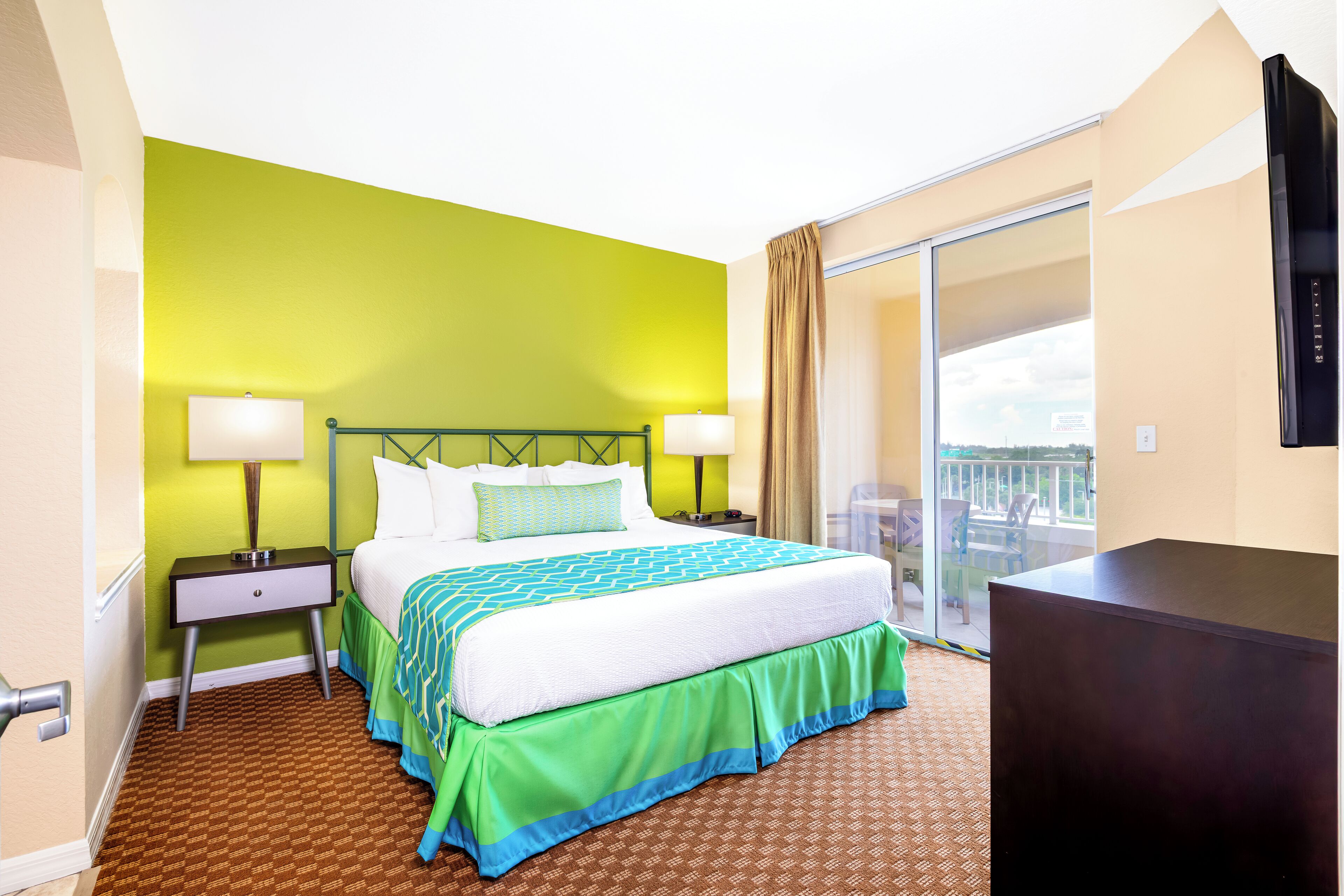 客房内保险箱、熨斗/熨衣板、免费 WiFi、床单