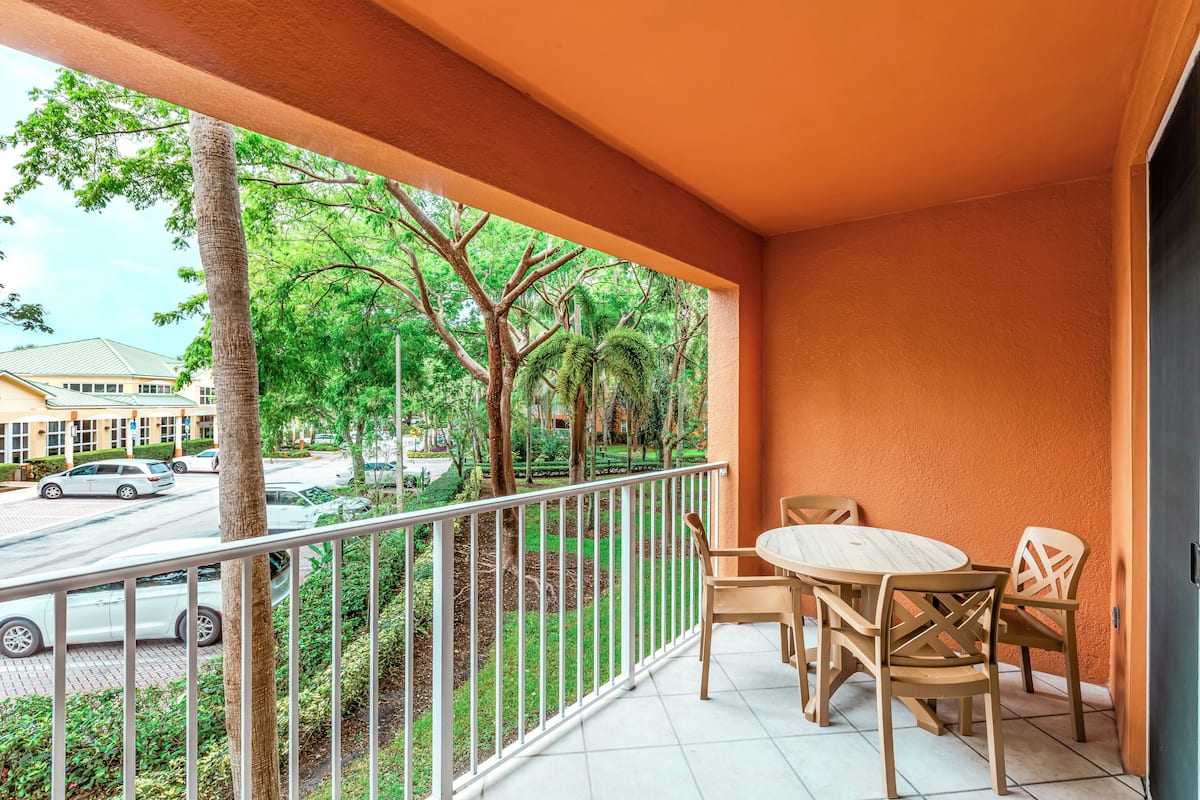 Suíte luxo, 1 cama King | Vista para o jardim