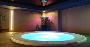 Een sauna, een bubbelbad, een stoombad