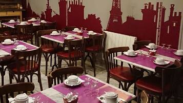 Dagelijks ontbijtbuffet (EUR 10 per persoon)