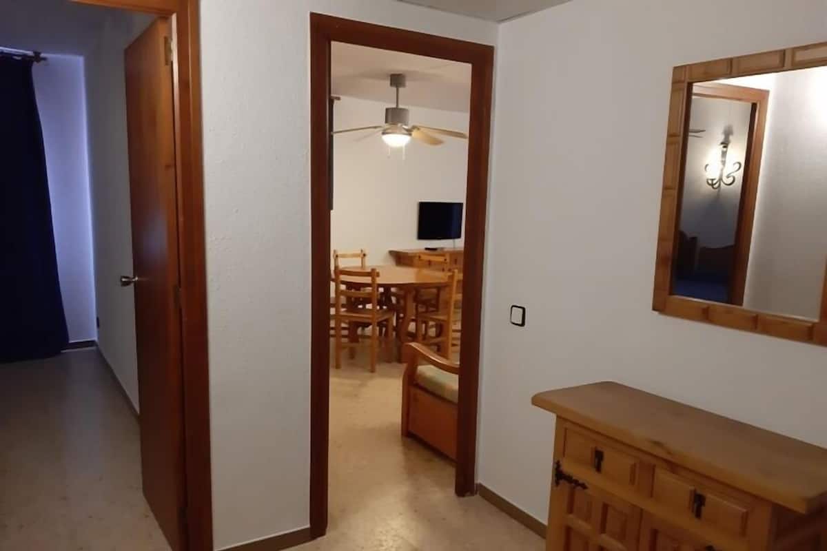 Apartment (3/5) | In-room safe, free WiFi, bed sheets