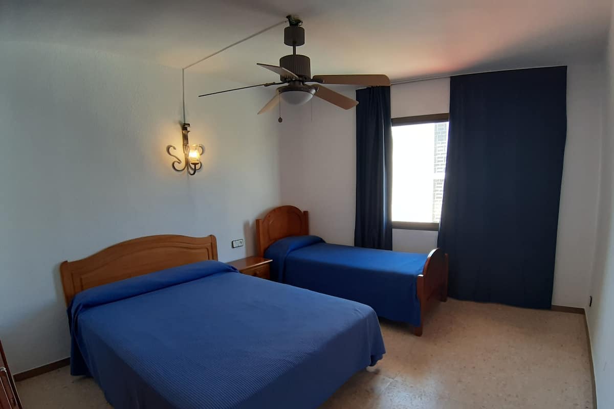 In-room safe, free WiFi, bed sheets
