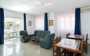 Apartamento 5/8 | In-room safe, free WiFi, bed sheets