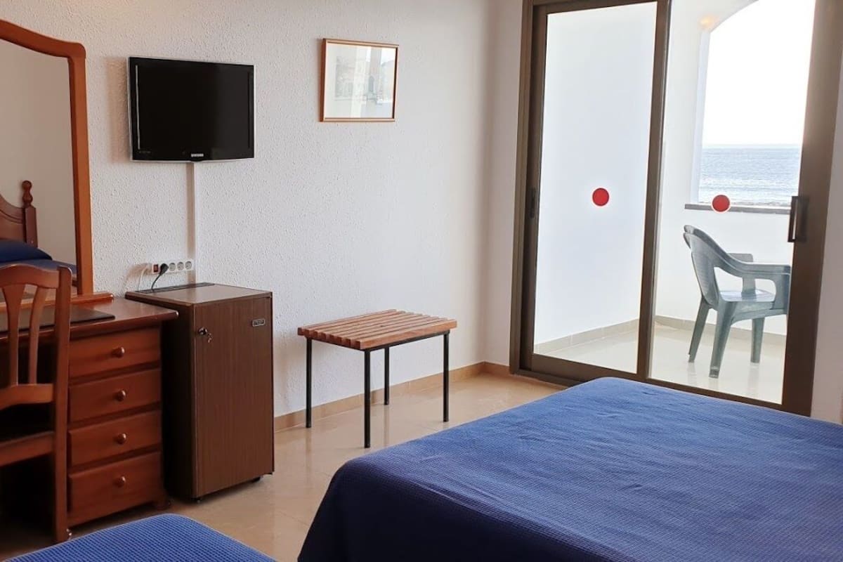 In-room safe, free WiFi, bed sheets