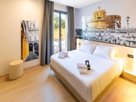 Superior Double Room | In-room safe, desk, soundproofing, iron/ironing board. B&B Hotel Roma Tuscolana San Giovanni