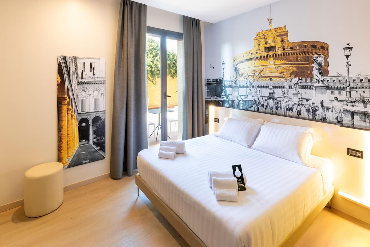 Dobbeltrom – superior | Safe på rommet, skrivebord, lydisolert og strykejern/-brett