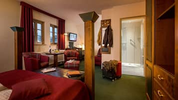 Junior-Suite | Hochwertige Bettwaren, Daunenbettdecken, Pillowtop-Betten, Minibar