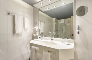 Free toiletries, hair dryer, towels - Parkhotel Berghoelzchen (Hildesheim)