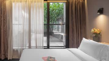 In-room safe, desk, laptop workspace, blackout drapes