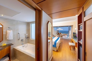 3 bedrooms, in-room safe, individually furnished, soundproofing