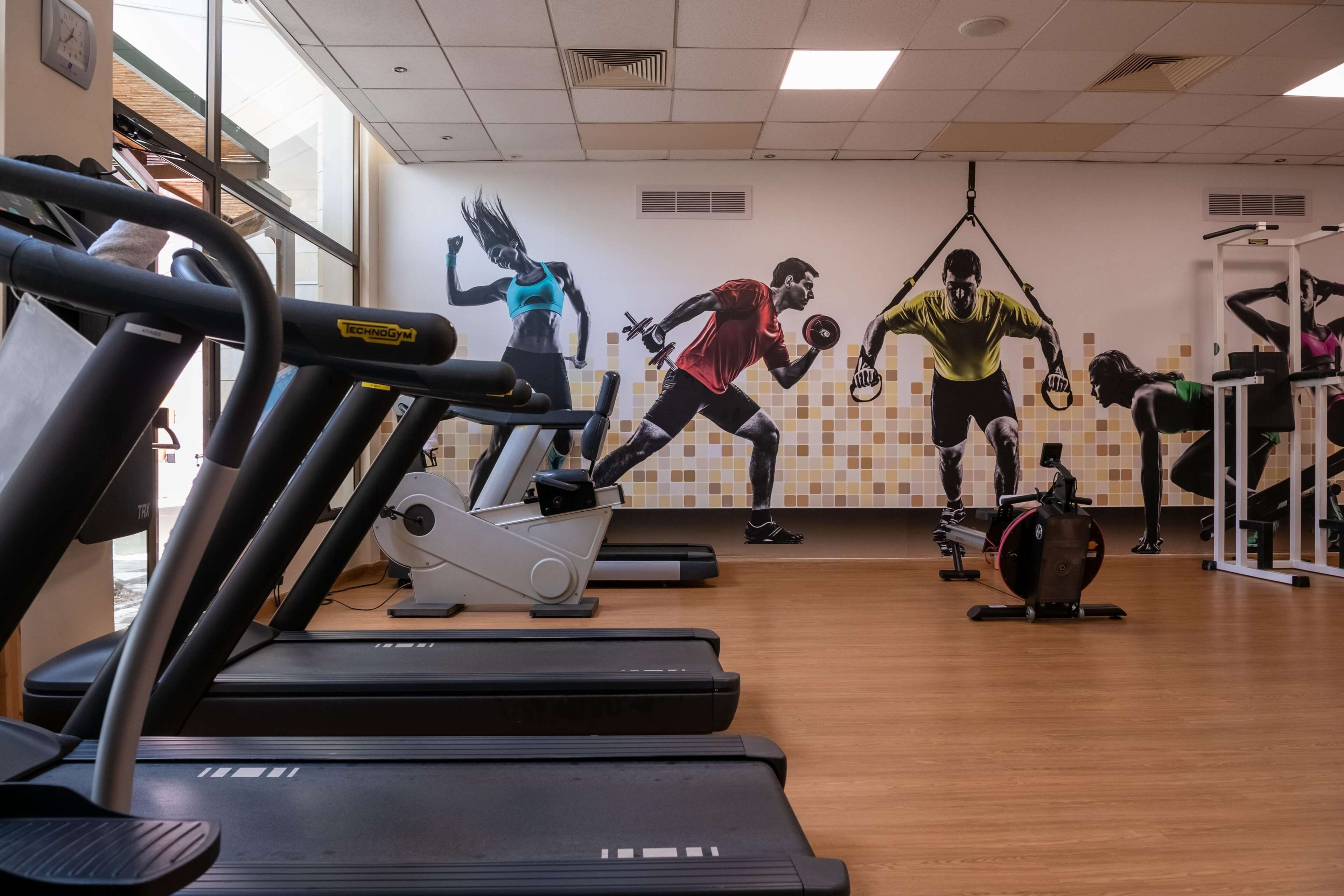 Photo - Constantinou Bros Athena Beach Hotel