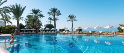 Indoor pool, 4 outdoor pools, pool umbrellas, pool loungers