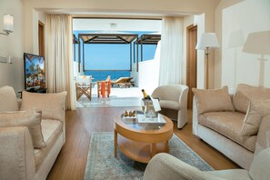 In-room safe, individually furnished, soundproofing, iron/ironing board - Constantinou Bros Athena Beach Hotel (Geroskipou)