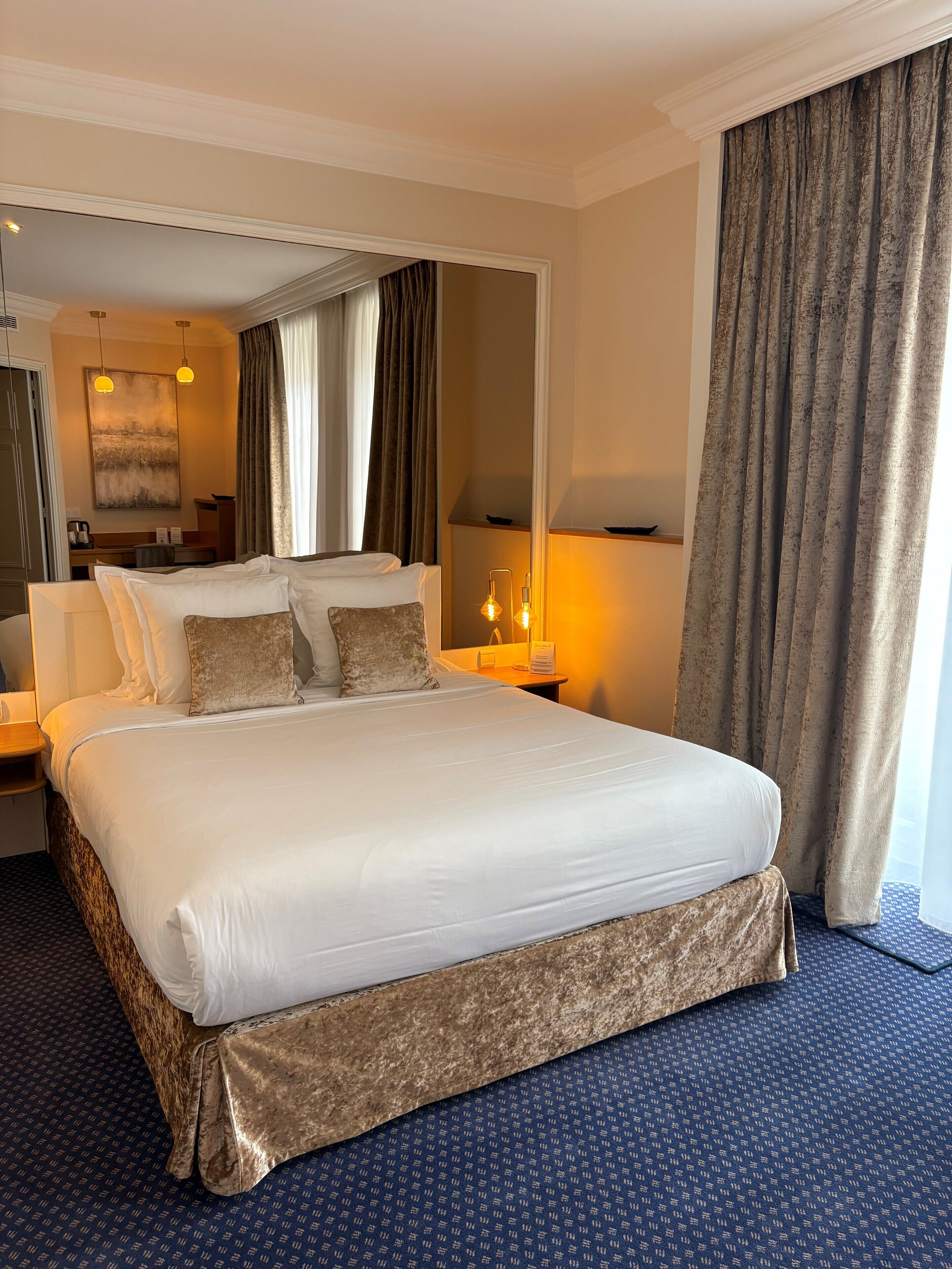 double or twin room (elegance) | in-room safe, desk, blackout curtains, soundproofing