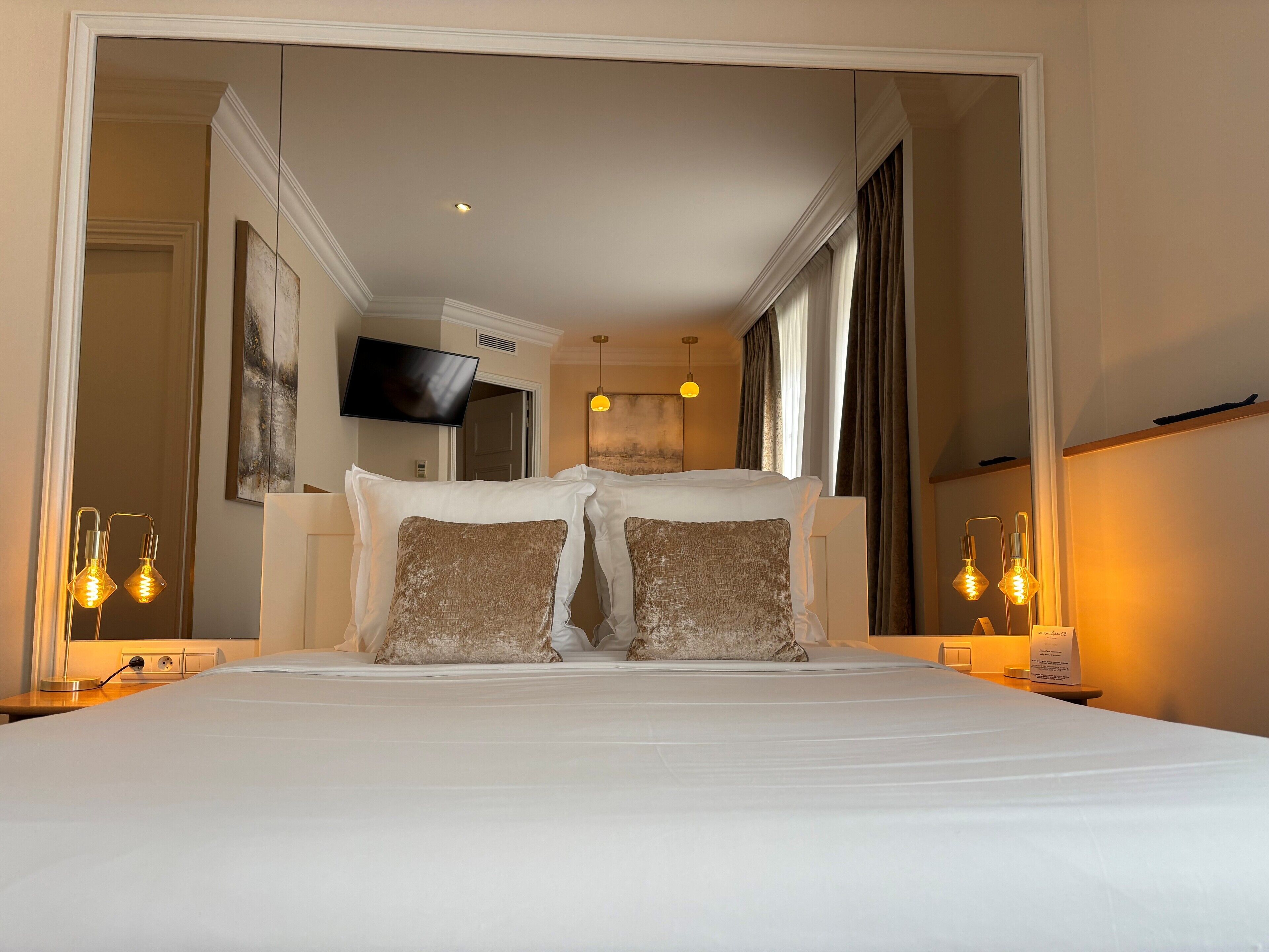 double or twin room (elegance) | in-room safe, desk, blackout curtains, soundproofing