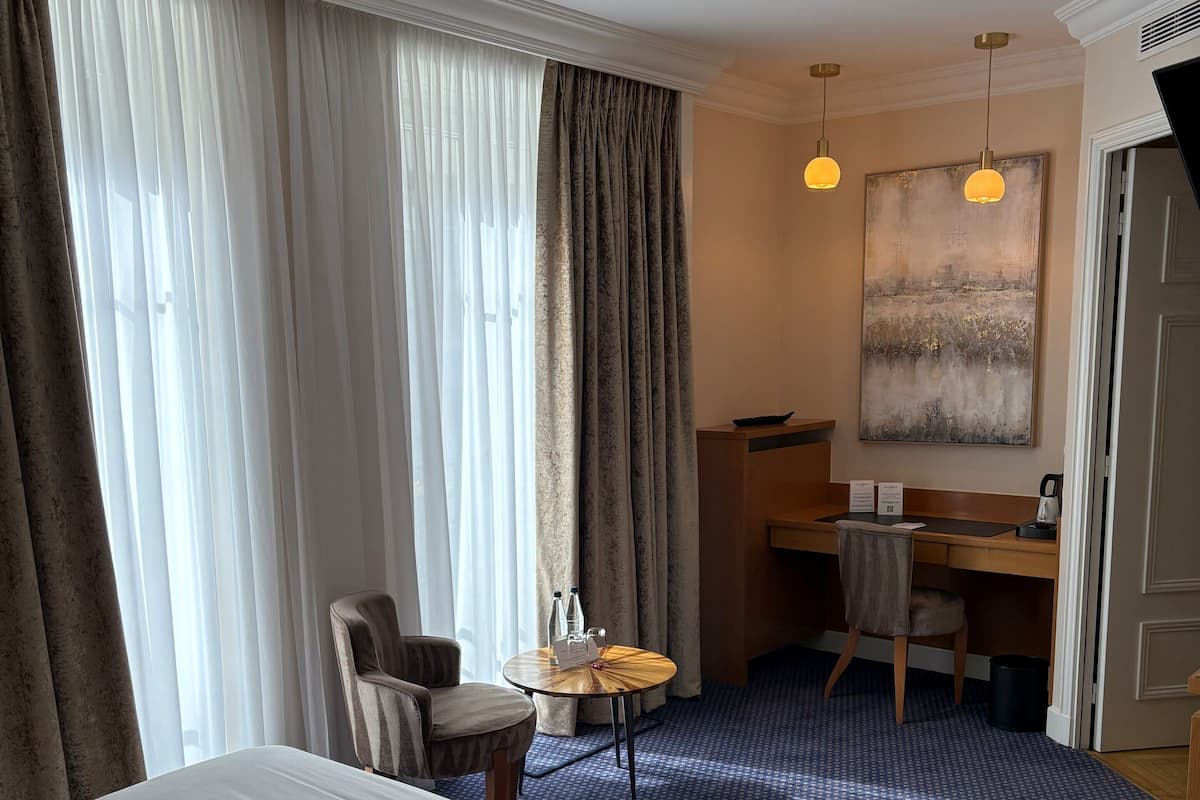 Double or Twin Room (Elegance) | In-room safe, desk, blackout drapes, soundproofing