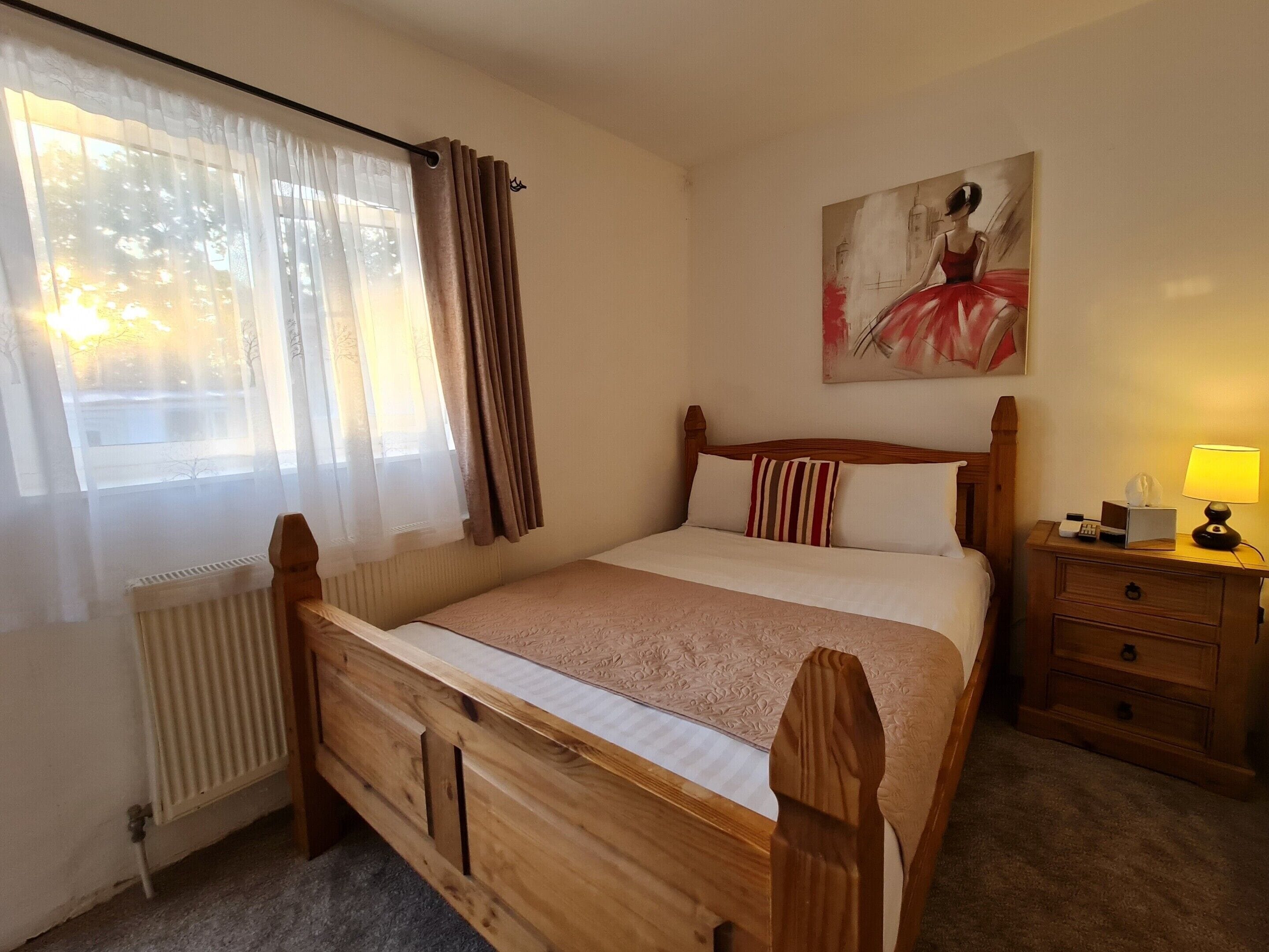 double room, ensuite, courtyard view (room 11 and 12) | 1 bedroom, blackout curtains, free wifi, bed sheets