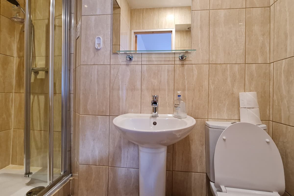 double room, ensuite, courtyard view (room 11 and 12) | 1 bedroom, blackout curtains, free wifi, bed sheets