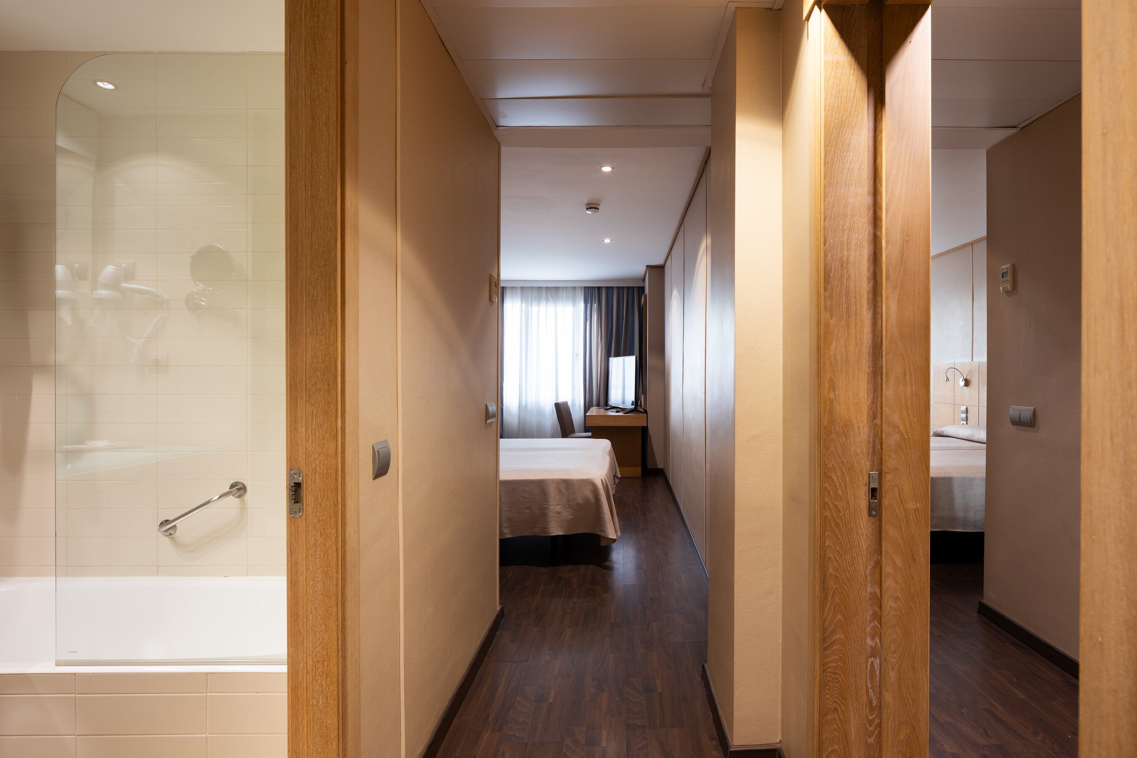 Standard Room, Connecting Rooms | Premium bedding, minibar, in-room safe, desk