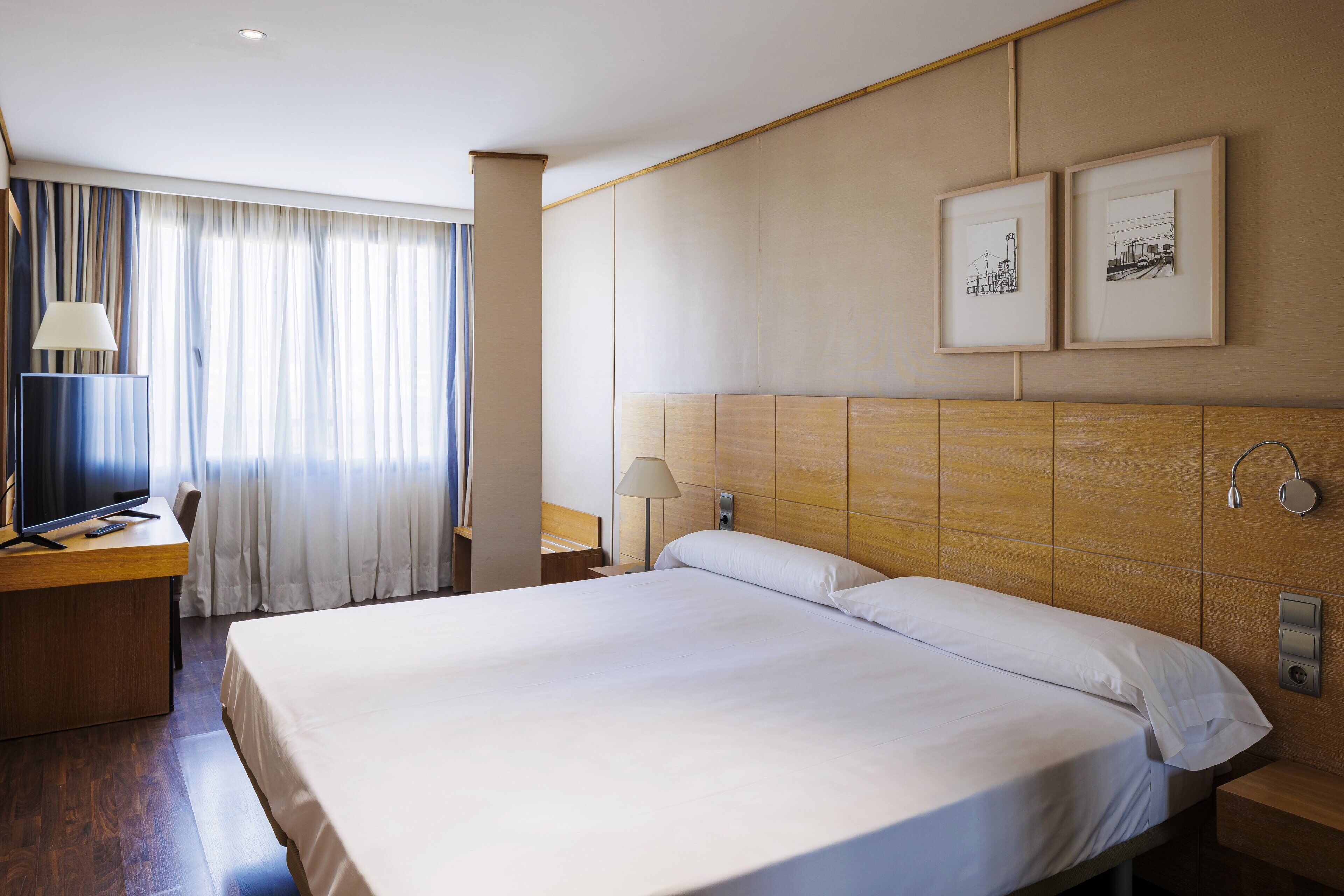 Standard Double or Twin Room | Premium bedding, minibar, in-room safe, desk