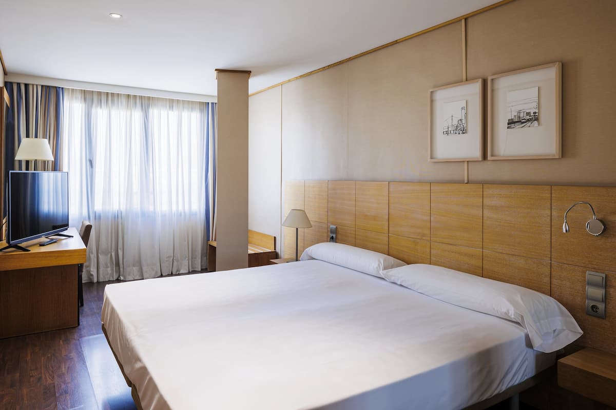 Standard-Doppel- oder -Zweibettzimmer