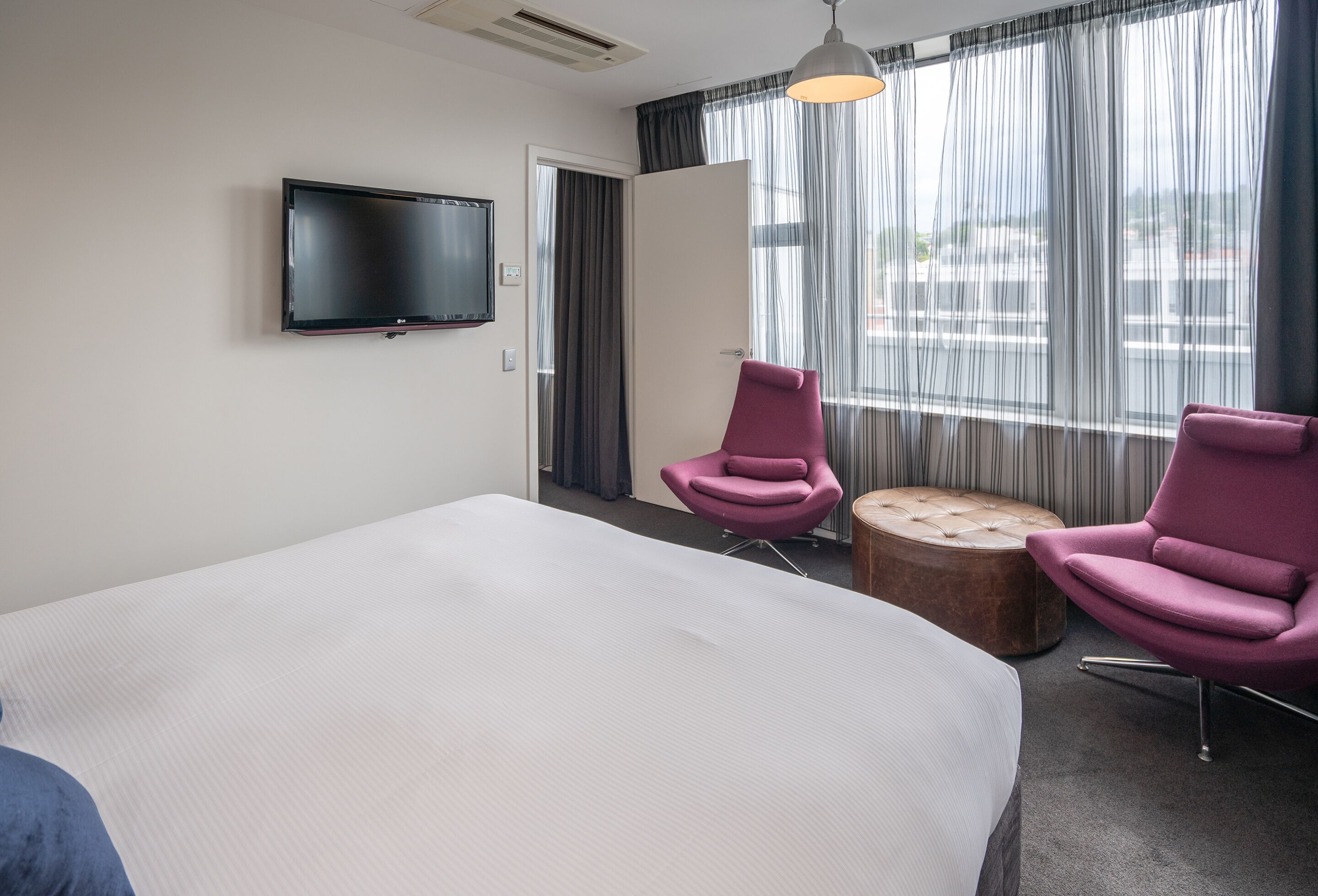 executive suite, 1 bedroom | premium bedding, in-room safe, desk, iron/ironing board