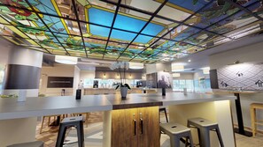 Lunch and dinner served, French cuisine - ibis Besançon Centre La City (Besancon)