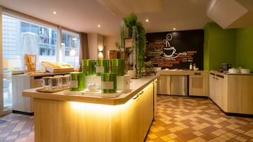 Dagelijks ontbijtbuffet (EUR 14 per persoon)
