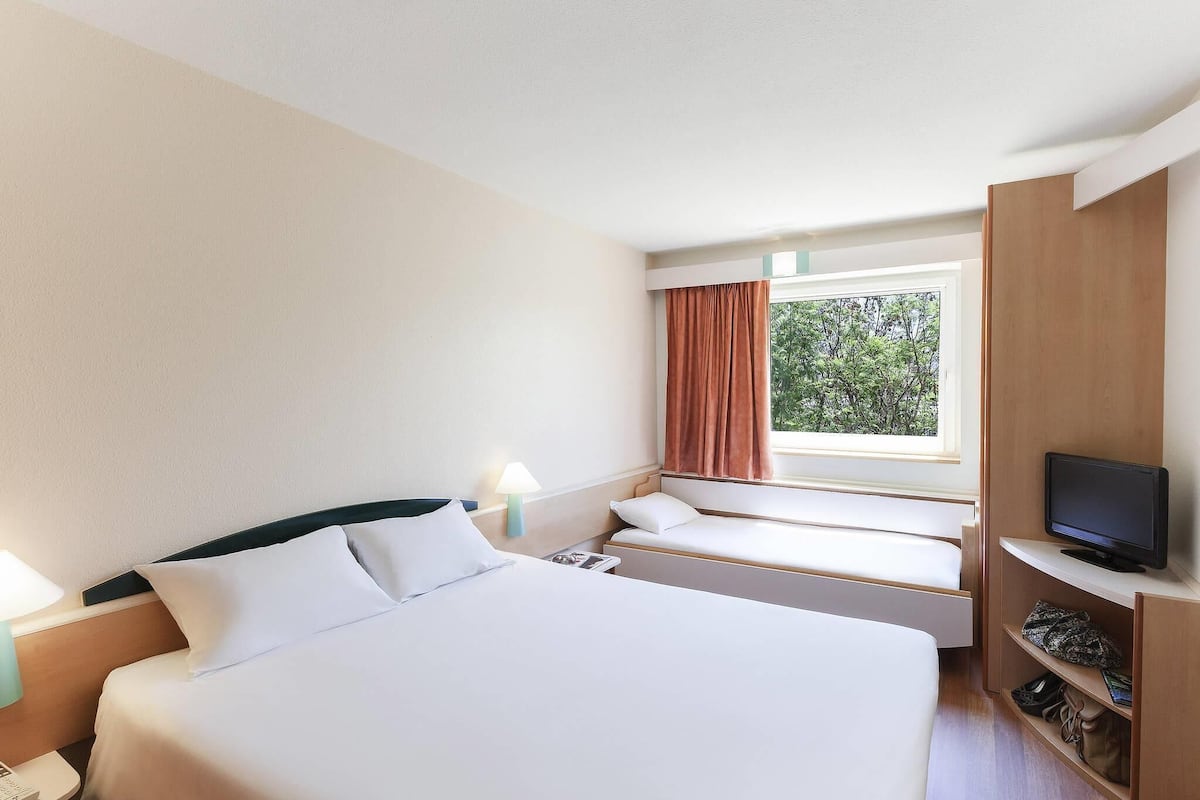Habitació, diversos llits | Caixa forta a l'habitació, escriptori i habitacions insonoritzades