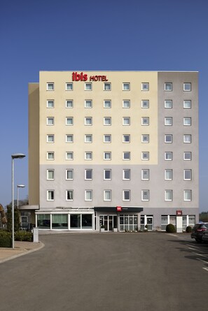 Front of property - ibis Luxembourg Sud (Roeser)