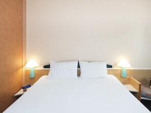 Premium bedding, in-room safe, desk, blackout curtains - ibis Luxembourg Sud (Roeser)
