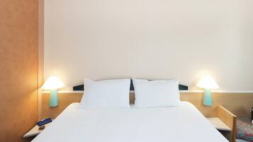 Premium bedding, in-room safe, desk, blackout drapes