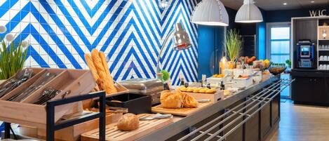 Tägliches Frühstücksbuffet gegen Gebühr