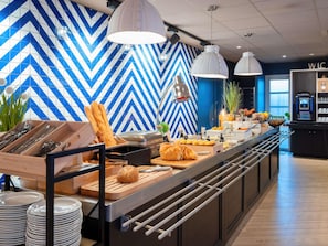 Daily buffet breakfast (EUR 13.90 per person)
