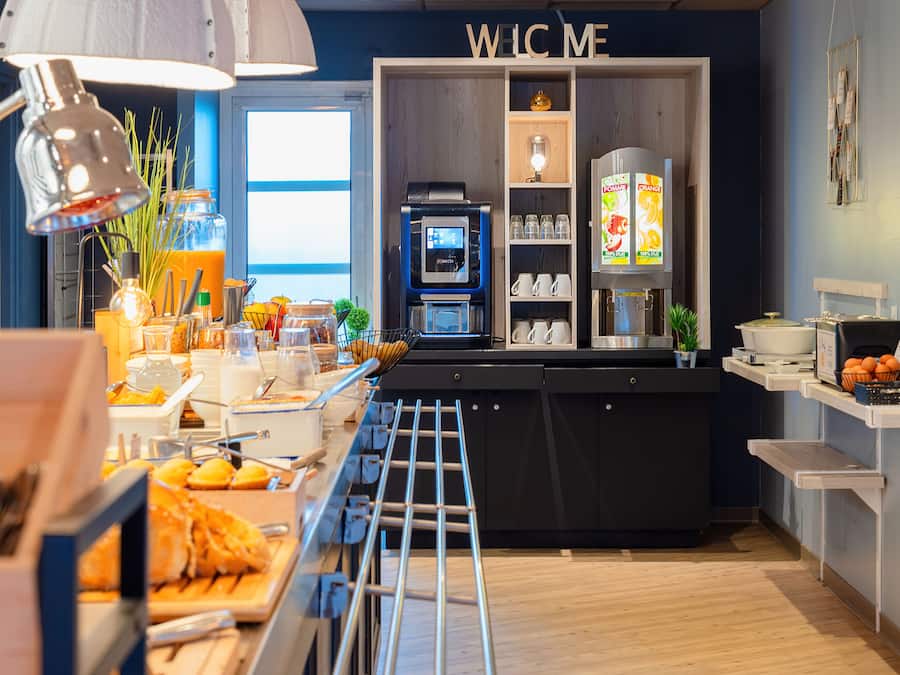 Daily buffet breakfast (EUR 13.90 per person)