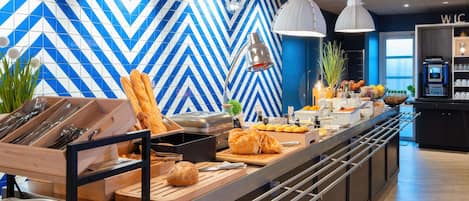 Daily buffet breakfast (EUR 13.90 per person)