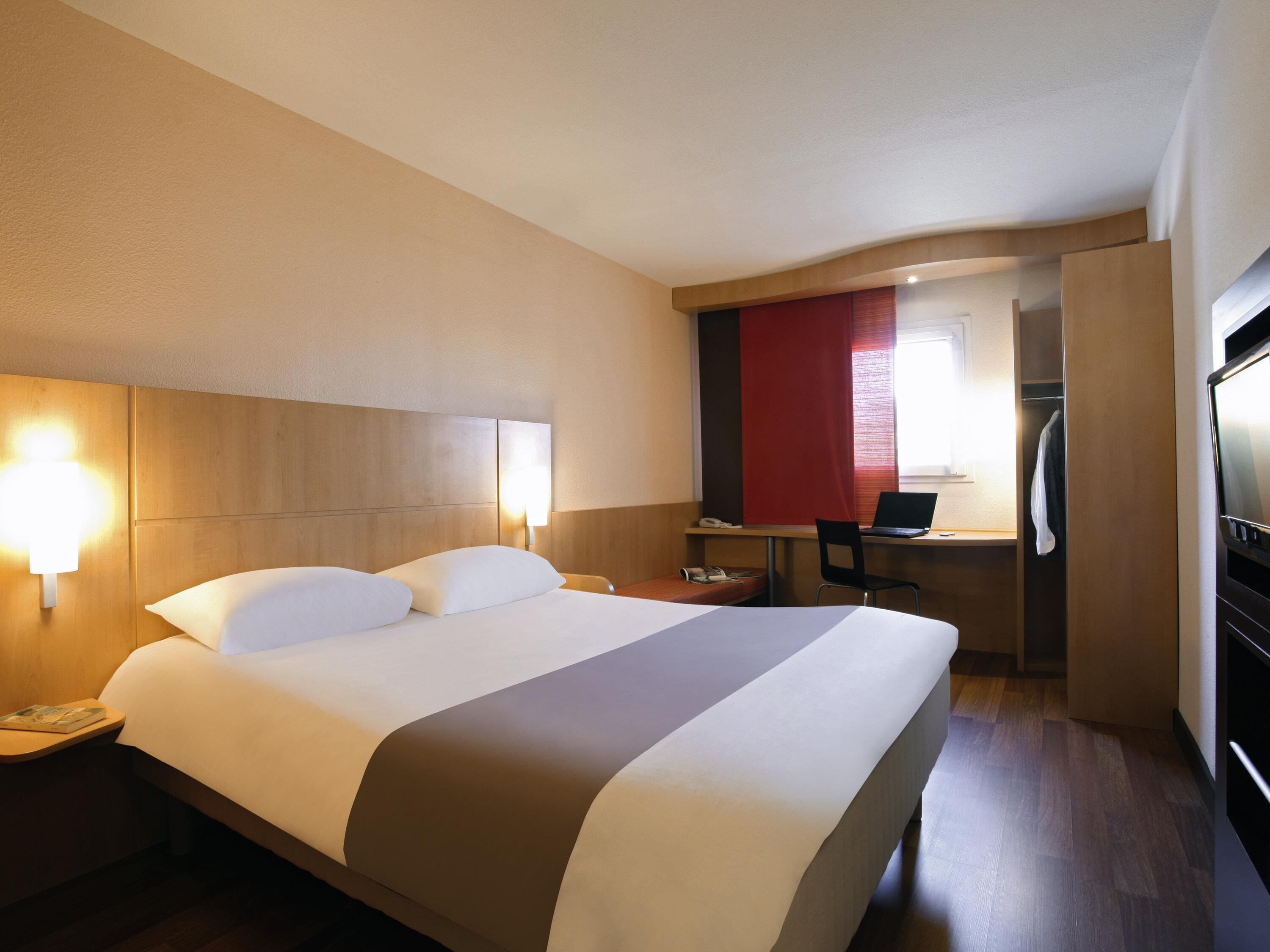 Premium bedding, desk, soundproofing, iron/ironing board