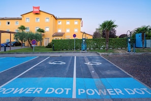 Stesen pengecasan kenderaan elektrik