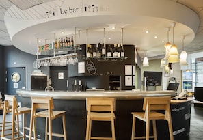 Bar (on property) - B&B HOME Paris Nord 18ème (Paris)