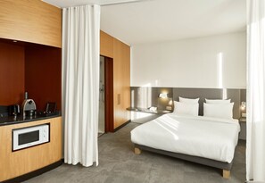 Ropa de cama de alta calidad y artículos del minibar gratis 