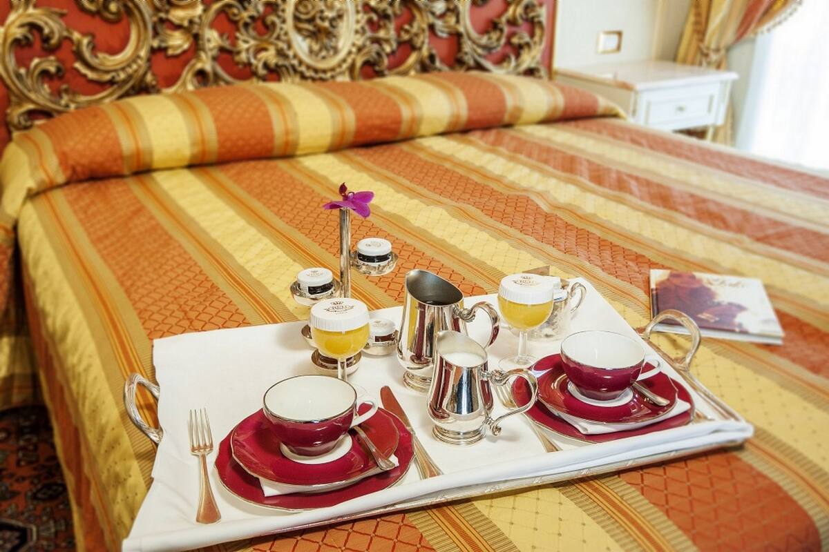 1 bedroom, down duvets, minibar, in-room safe