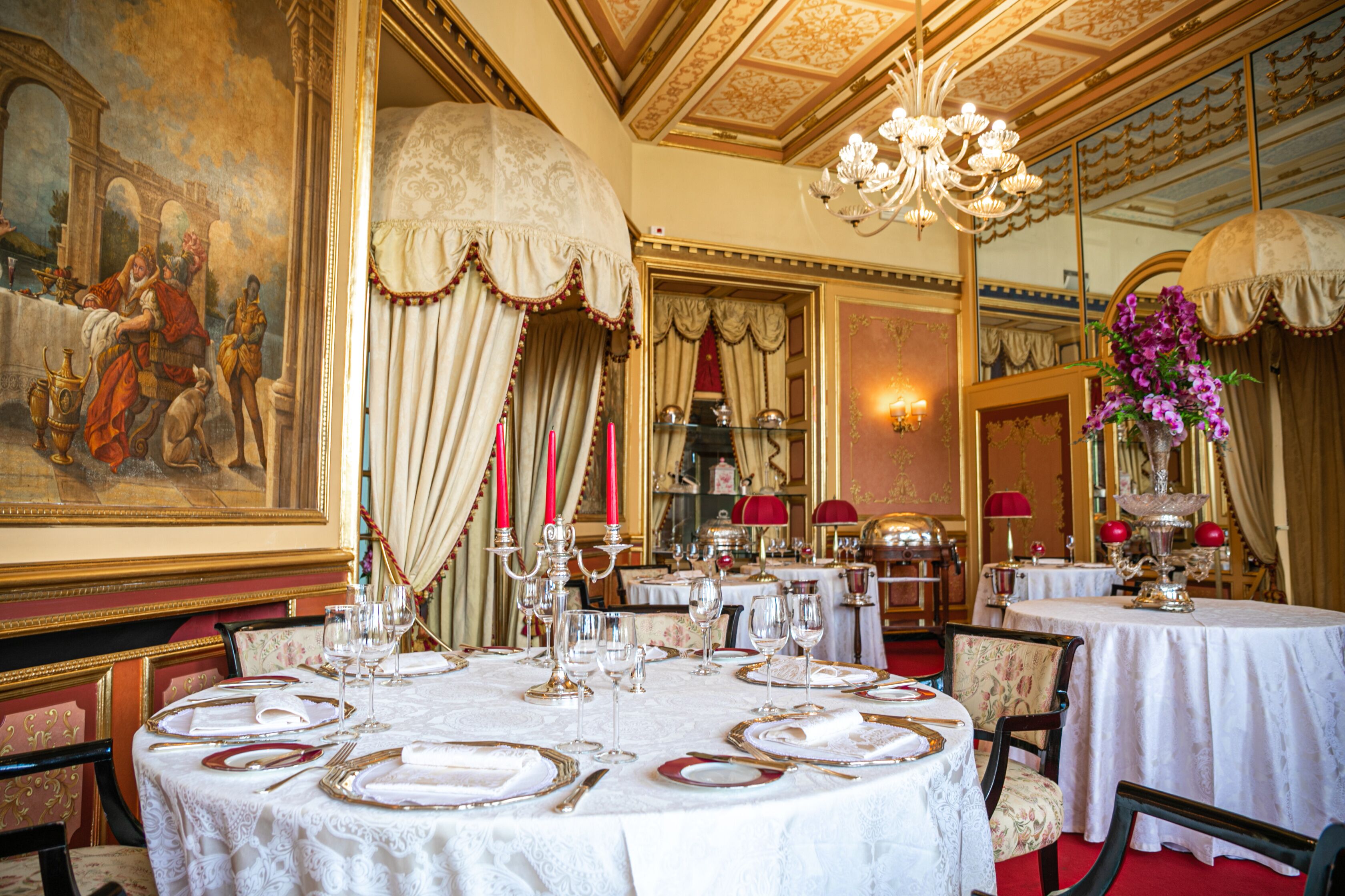 breakfast and dinner served, al fresco dining