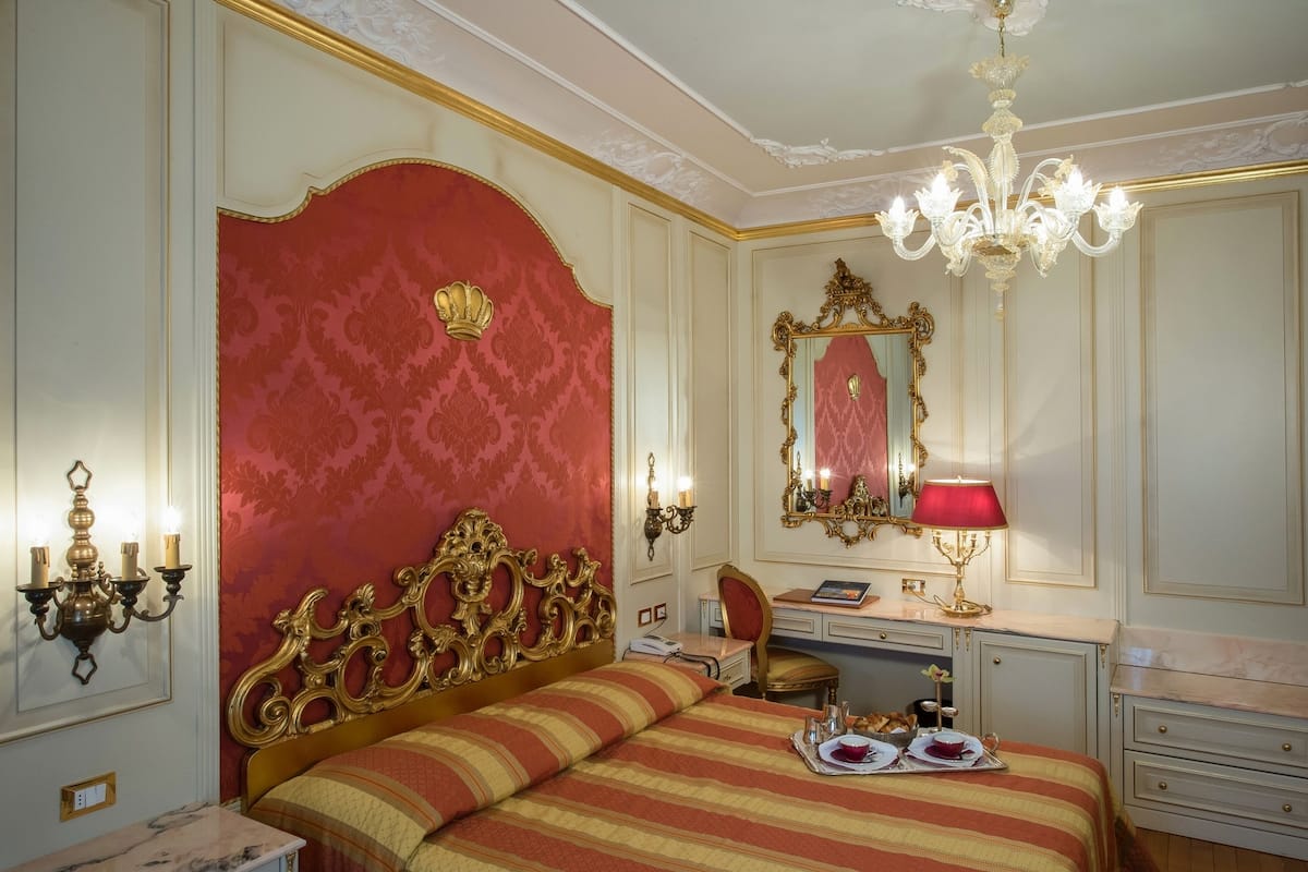 1 bedroom, down duvets, minibar, in-room safe