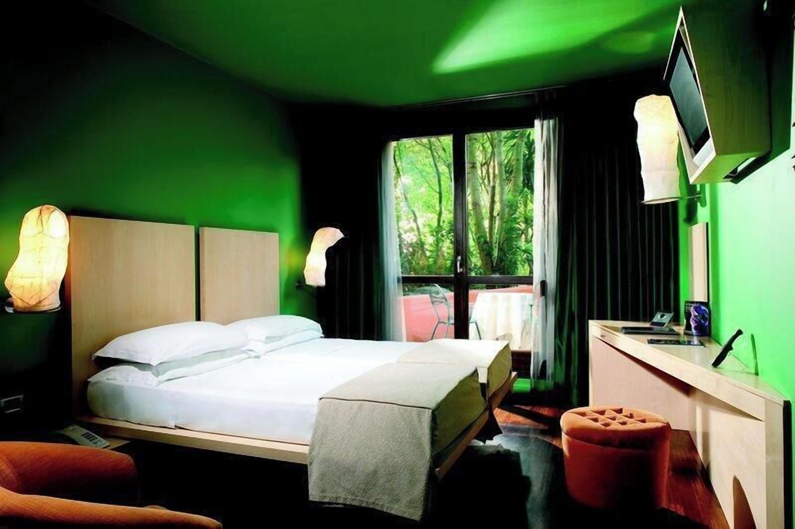 Premium bedding, minibar, in-room safe, desk
