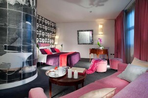 Suite Junior | Biancheria da letto di alta qualità, minibar, una cassaforte in camera