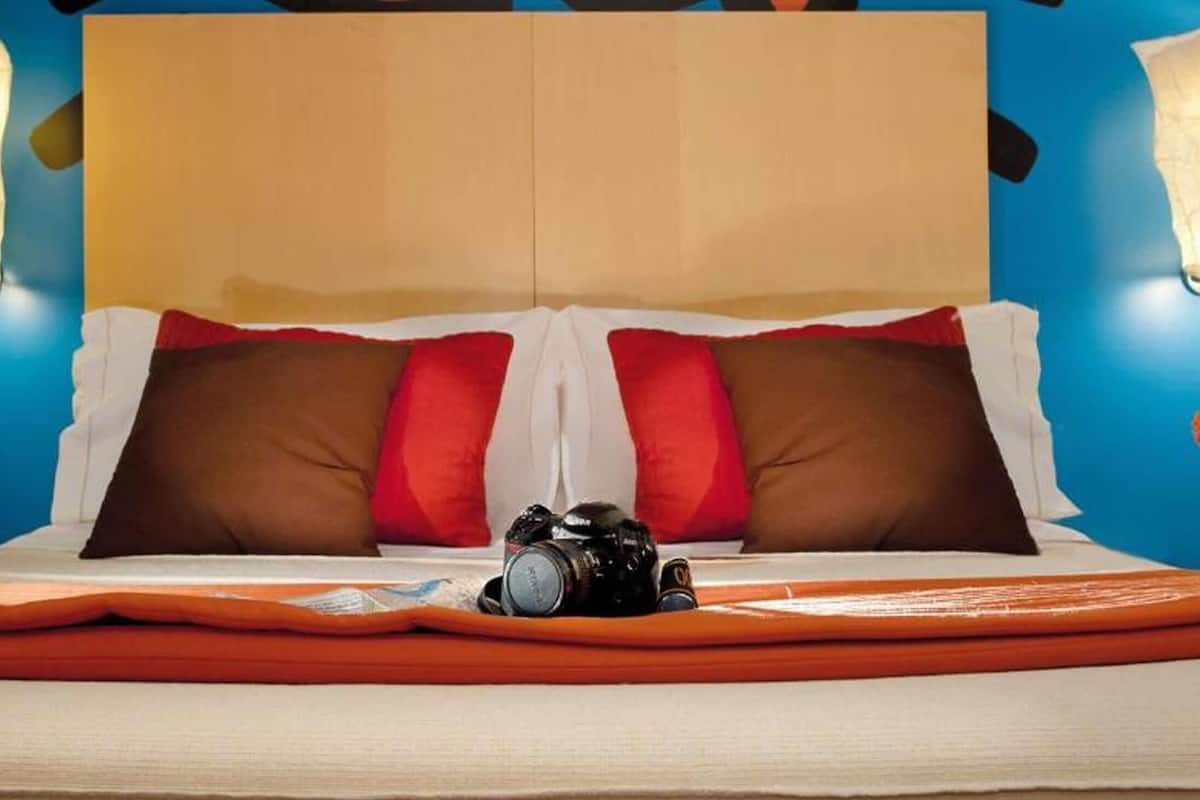 Premium bedding, minibar, in-room safe, desk