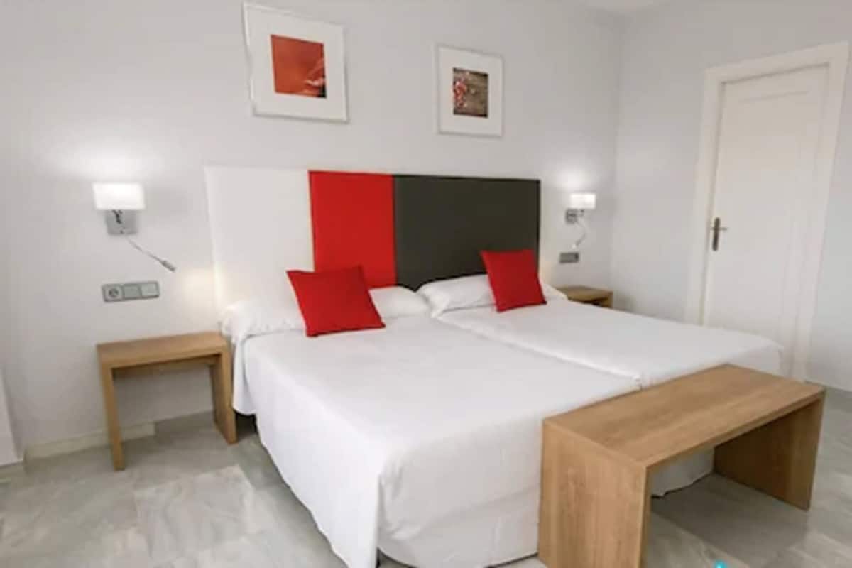 1 camera, biancheria da letto ipoallergenica, una cassaforte in camera