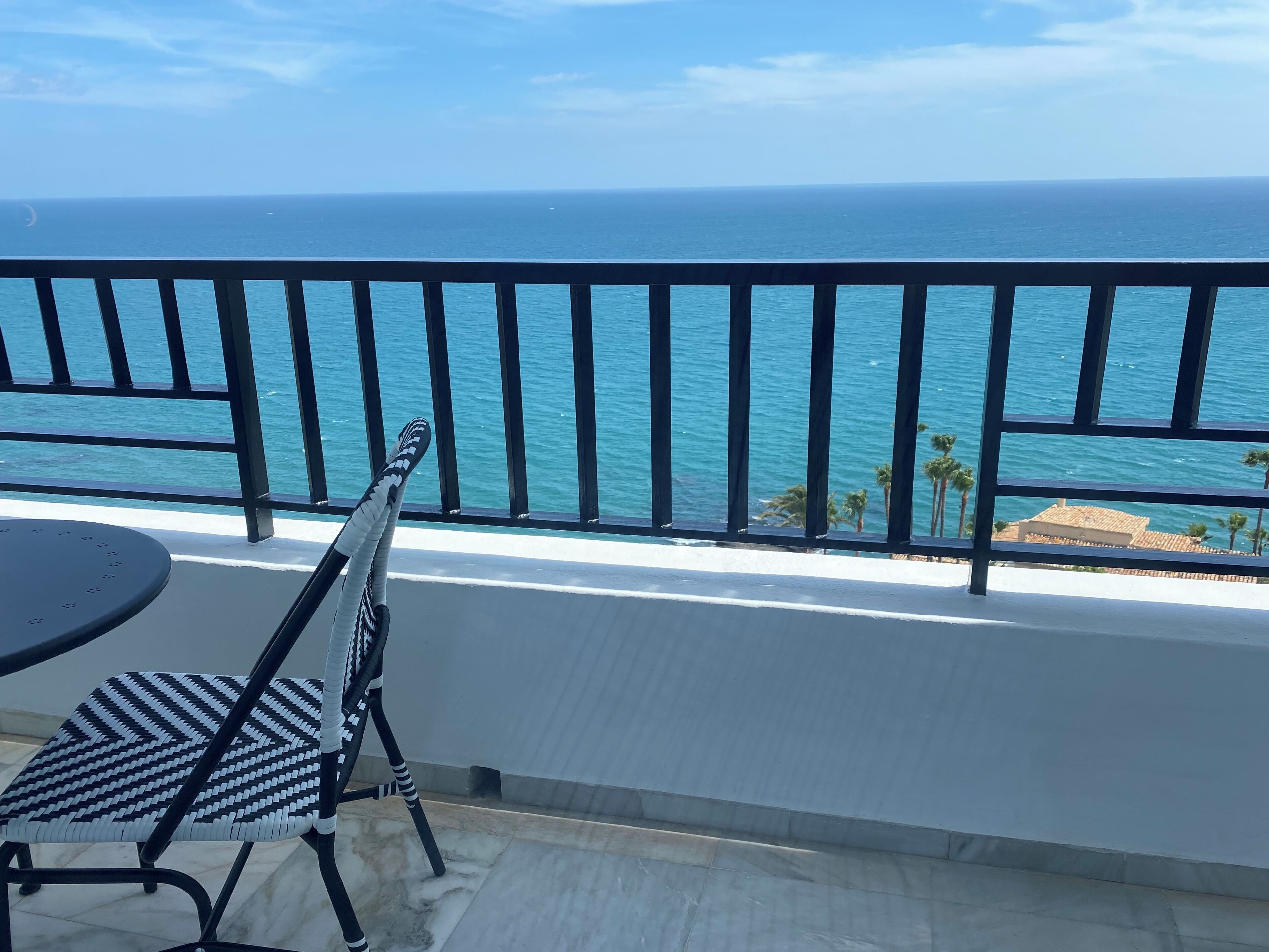 Deluxe studio suite, 1 slaapkamer, uitzicht op zee | Hypoallergeen beddengoed, een kluis op de kamer