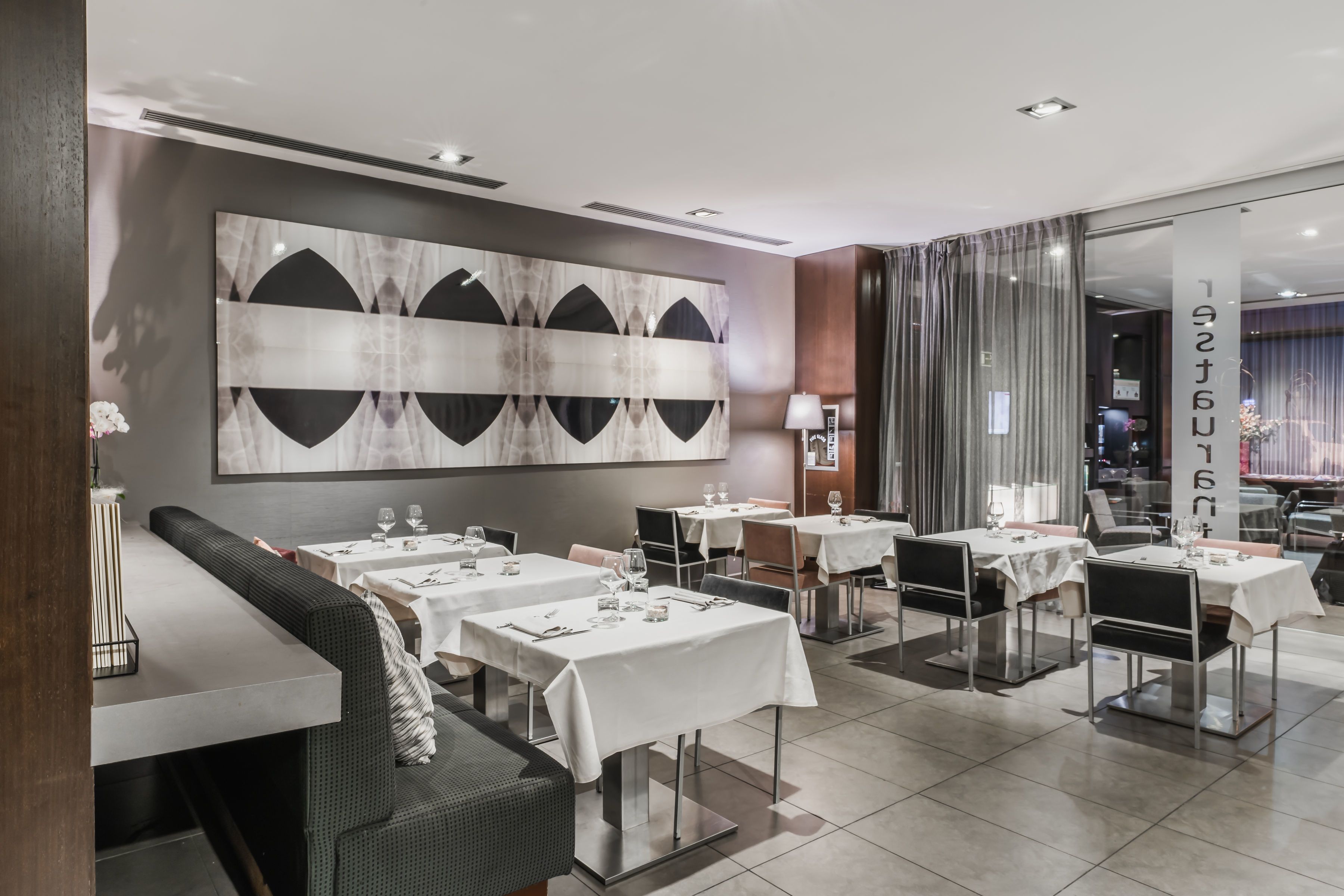 breakfast and dinner served, italian cuisine